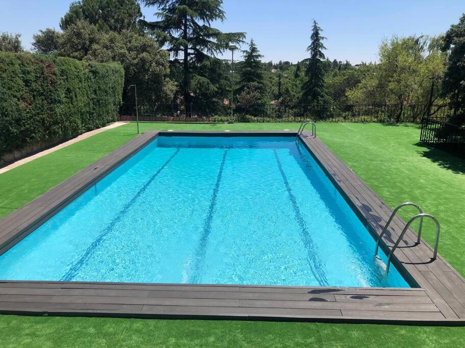 Villa Rana, Con Amplio Jardin, Barbacoa Y Piscina Valdemorillo Eksteriør billede